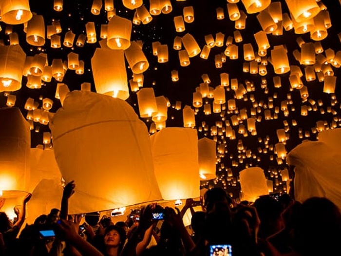 Đi Chiang Mai mùa nào đẹp - Ban tổ chức ước tính, mỗi năm có khoảng 30 nghìn chiếc đèn trời được thả lên trời vào mỗi mùa lễ hội Yi Peng.