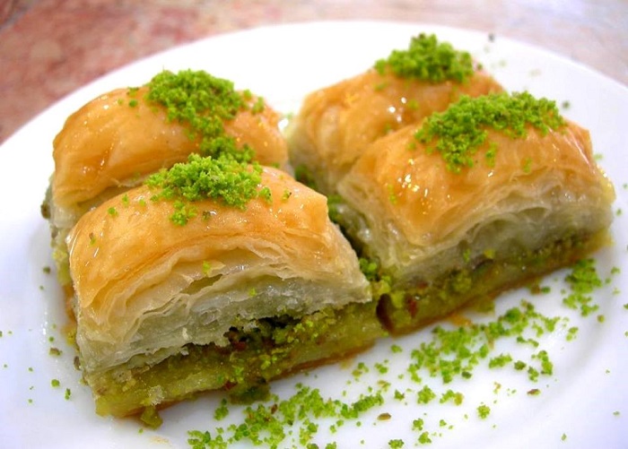 Ẩm thực Thổ Nhĩ Kỳ -Bánh Baklava với nhân ngọt