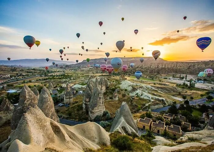 Chi phí du lịch Thổ Nhĩ Kỳ - Dạo chơi bằng khinh khí cầu ở Thổ Nhĩ Kỳ là một trải nghiệm vô cùng tuyệt vời.