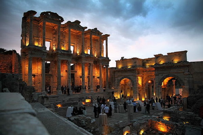 Thổ Nhĩ Kỳ có gì nổi tiếng - Thư viện của Celsus, thành phố Aegean của thổ Nhĩ Kỳ
