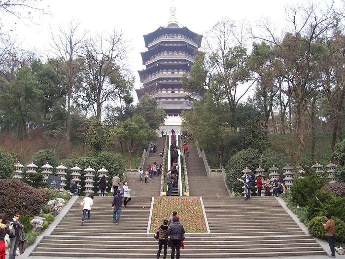 Du lịch Hàng Châu, thăm chùa Leifeng để khám phá về truyền thuyết thú vị của ngôi chùa
