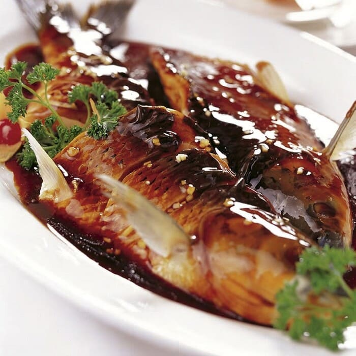 Khám phá ẩm thực Trung Hoa - Cá thu nhồi đẫm sốt được mệnh danh là món ăn không được bỏ qua khi đặt chân đến Trung Hoa