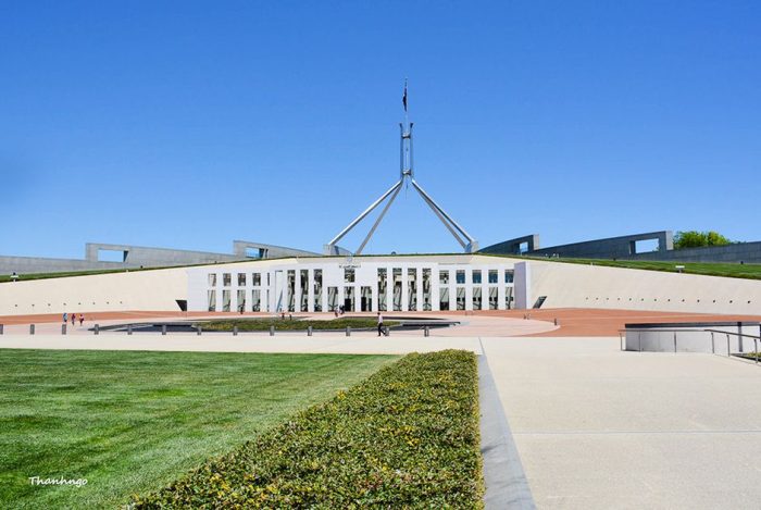 toà nhà quốc hội chơi gì ở Canberra