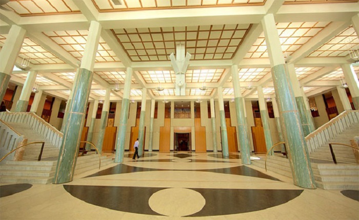 Tòa nhà quốc hội Úc - Sảnh trước của tòa quốc hội