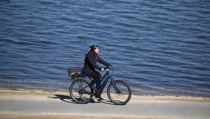 Hồ Burley Griffin - Đạp xe dạo quanh hồ