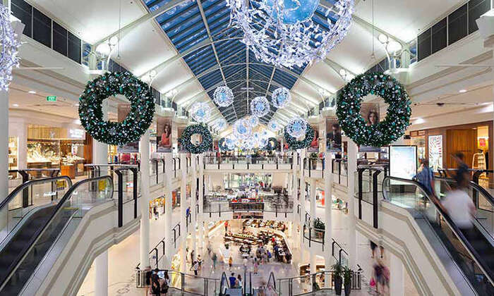 Kinh nghiệm mua sắm ở Úc - Canberra Centre trong không khí đón Noel.