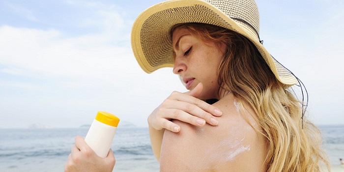 Đừng quên mang nhiều kem chống nắng để bảo vệ làn da của bạn - lưu ý khi đi du lịch Úc
