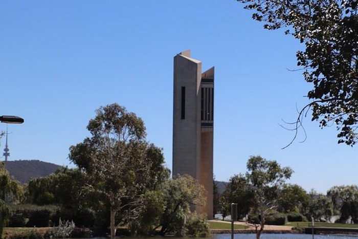 Tháp chuông National Carillon - Hình ảnh tháp chuông vào buổi trưa