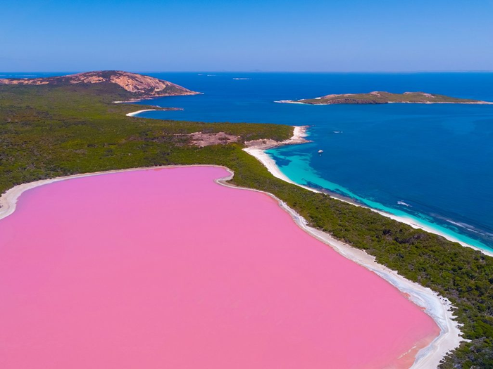 Hồ nước màu hồng kỳ quan thiên nhiên