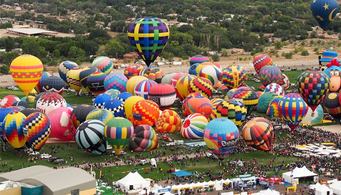 Lễ hội khinh khí cầu Canberra Balloon Fiesta Úc
