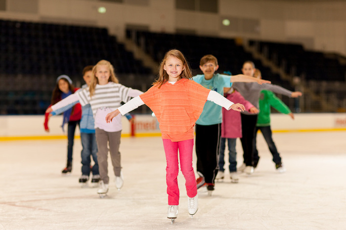 Du lịch Melbourne mùa đông - Trượt băng trong nhà phù hợp cho gia đình có trẻ nhỏ