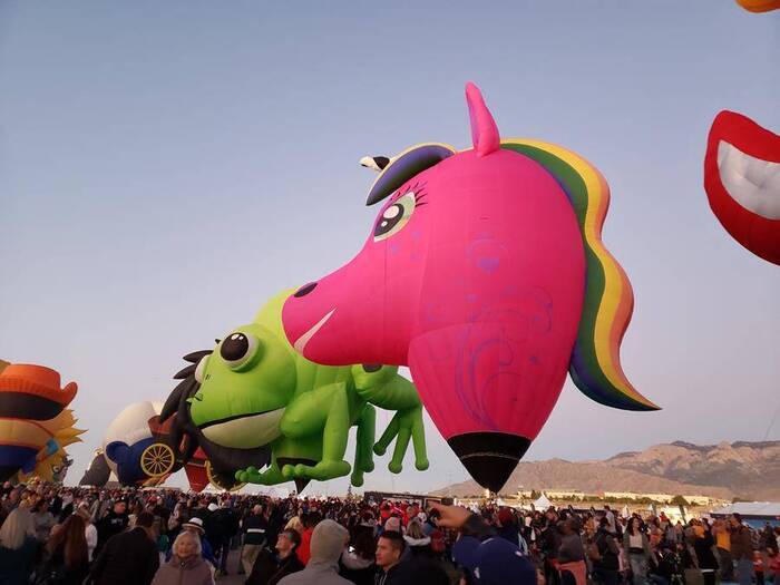 lễ hội khinh khí cầu Úc - Một chiếc khinh khí cầu khác có hình dáng sáng tạo, độc đáo tại lễ hội khinh khí cầu ở Canberra