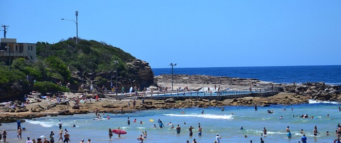 Bãi biển đẹp ở Sydney - Freshwater thu hút rất nhiều khách du lịch hằng năm