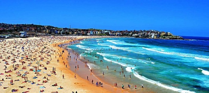 Bãi biển đẹp ở Sydney - Bãi biển Bondi luôn thu hút lượng lớn du khách hàng năm