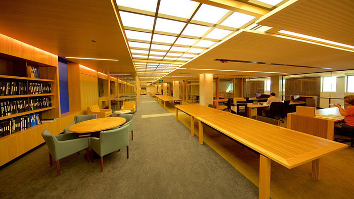 Thư viện Quốc gia Victoria Melbourne Australia - Thư viện cung cấp cả khu vực làm việc nhóm