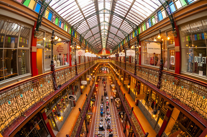 Trung tâm mua sắm ở Sydney - Thiết kế và cấu trúc ấn tượng của The Strand Arcade.