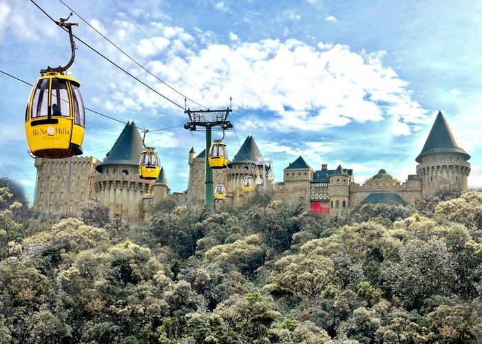 Cáp treo lên Bà Nà Hills 