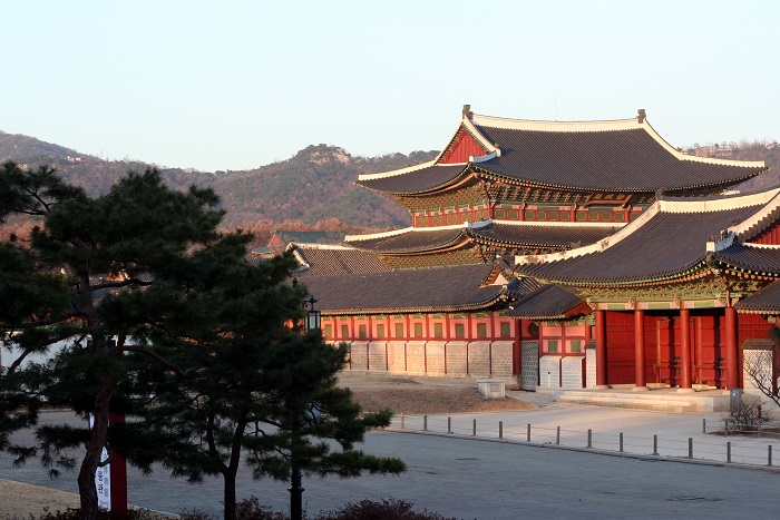 Tham quan Cung điện Gyeong-bok