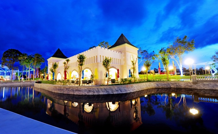 Khu vui chơi trong Vinpearl Land