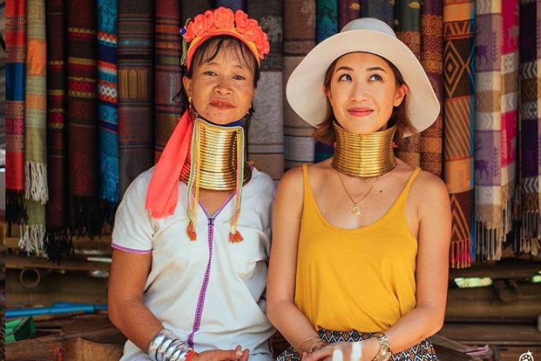 Làng cổ dài Karen