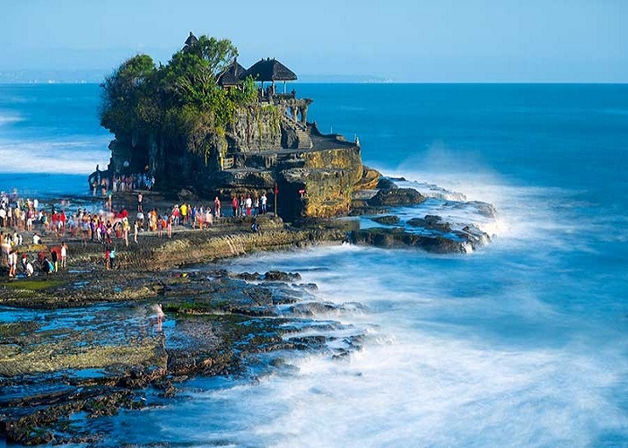 den tanah lot bali