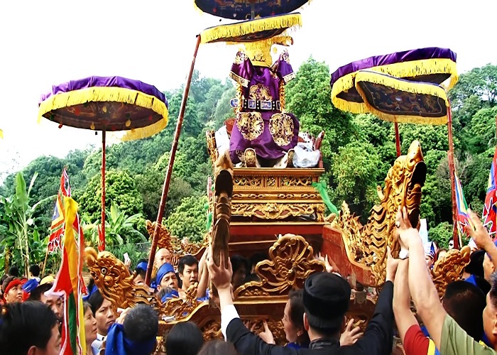 Lễ hội tại Đền Ông Hoàng Bảy