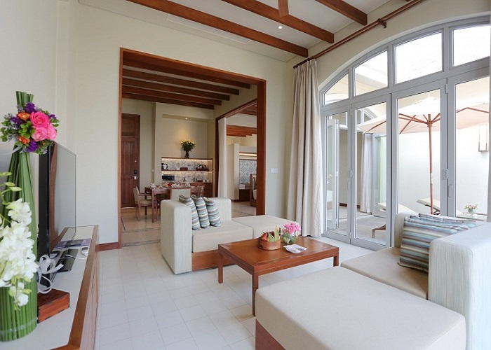 Phòng khách rộng rãi, tiện nghi thoáng mát