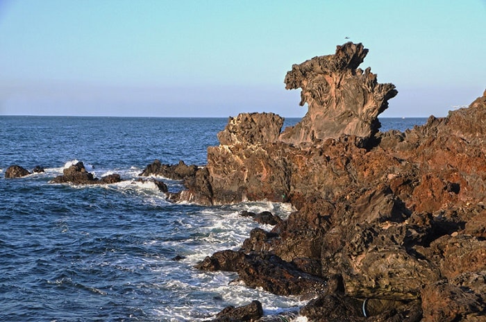 Rặng đá đầu Rồng Yongduam Rock