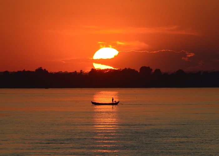 Thakhet bên bờ sông Mekong