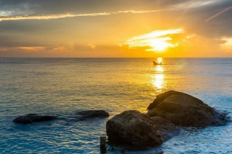 Bình minh trên biển