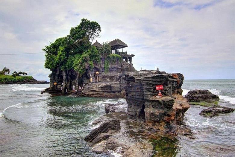 Đền Tanah Lot