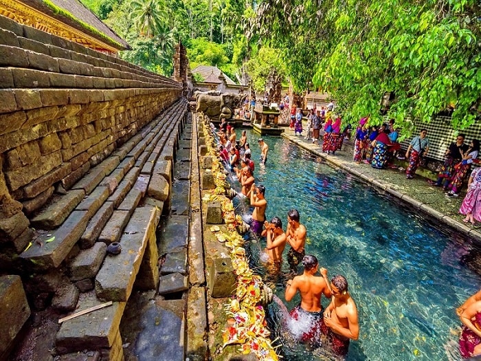 den suoi thieng tampak siring