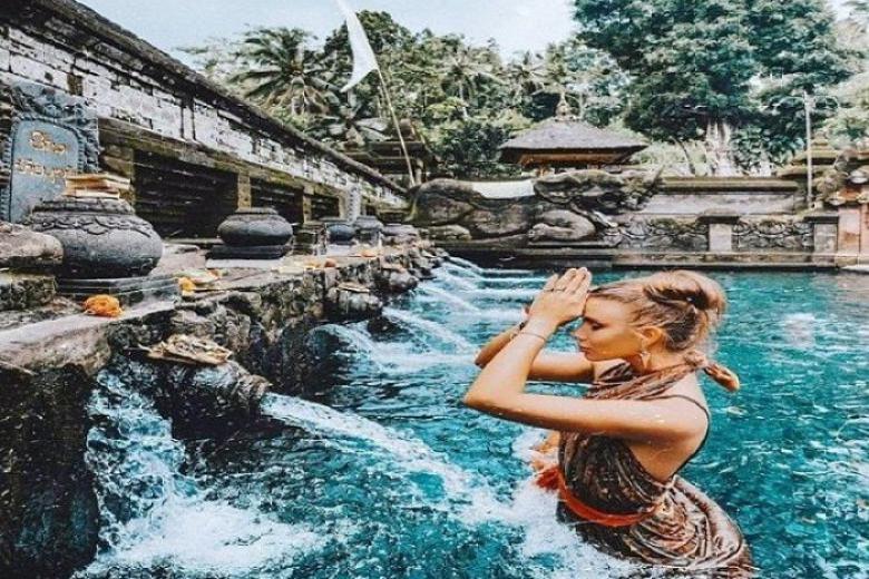 Đền suối thiêng Tampak Siring