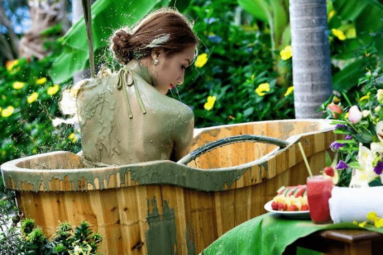 Khu du lịch suối khoáng nóng Tháp Bà