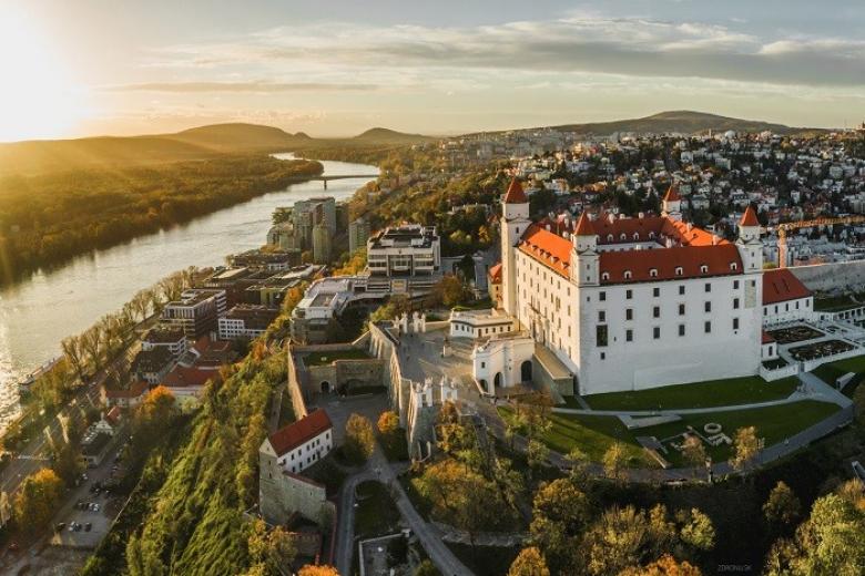 Lâu đài Bratislava