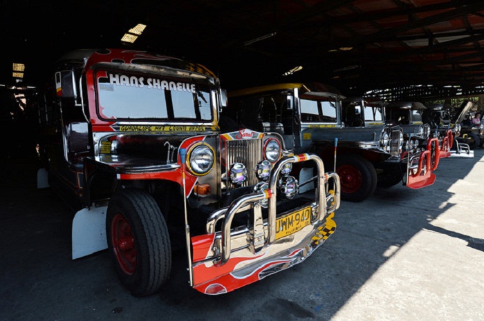 Xưởng độ xe Jeepney mang tên Sarao Motors Inc