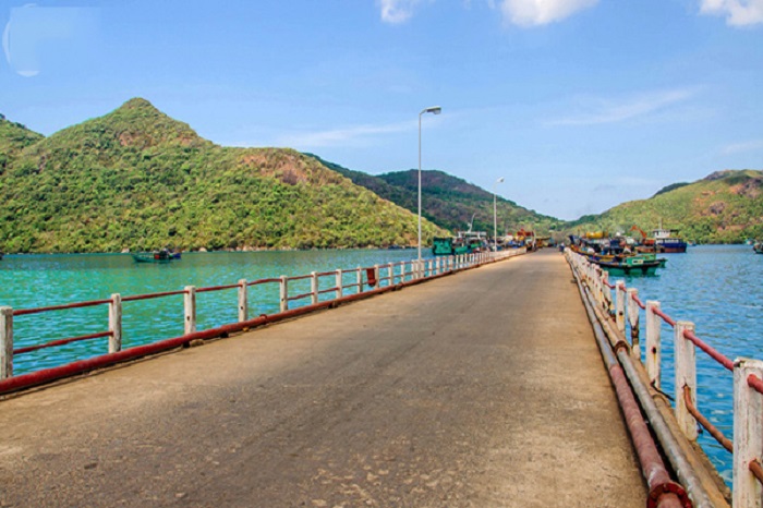 Khám phá cảng Bến Đầm