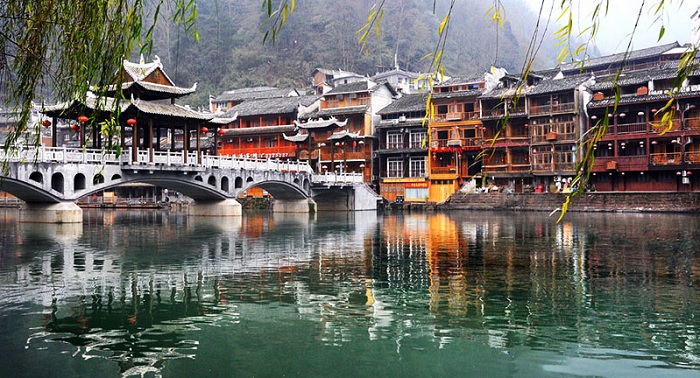 Du lịch Trung Quốc Đà Giang - linh hồn của Phượng Hoàng Cổ Trấn