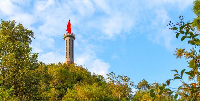 Cột cờ Lũng Cú