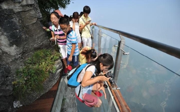 Du lịch Trung Quốc trải nghiệm cầu kính Skywalk