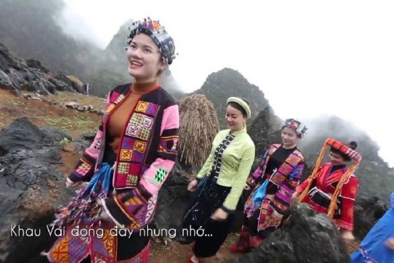 Chợ tình Khau Vai