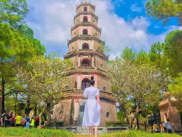 Viếng thăm chùa Thiên Mụ