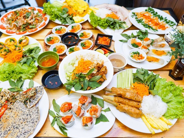 Thưởng thức món ngon Huế