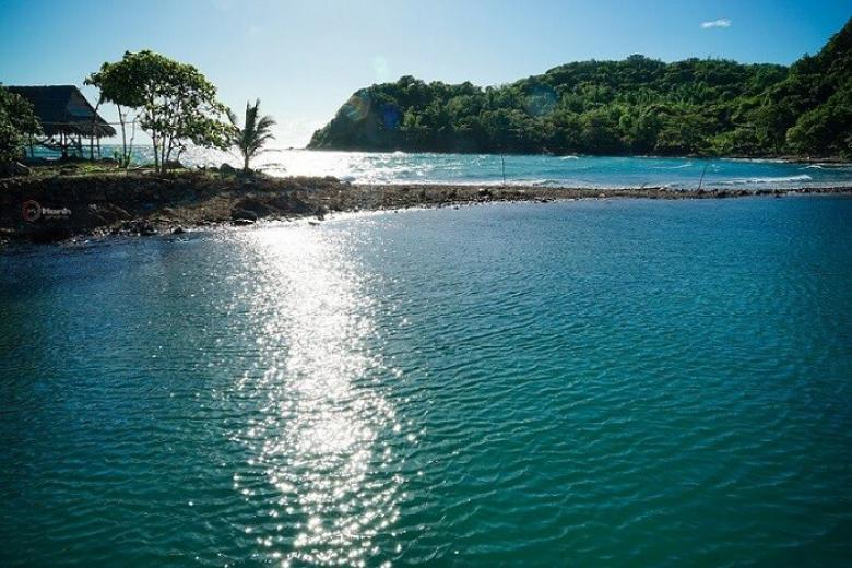 Hòn Hai Bờ Đập