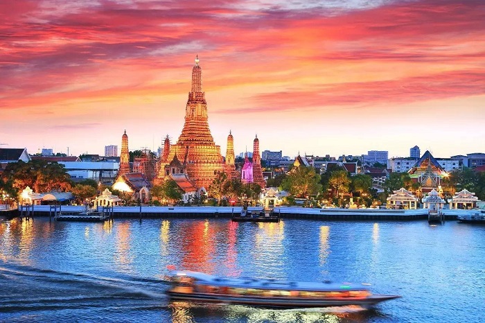 Dạo thuyền trên dòng sông Chaophraya