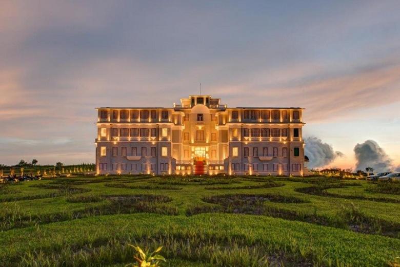 khách sạn 6 sao Le Bokor Palace