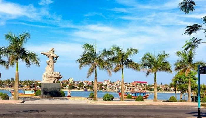 Tượng đài mẹ Suốt