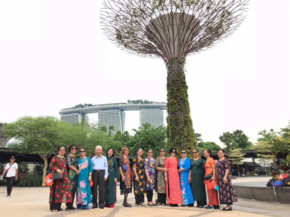 Du_khach_LY_hanh__ViYt_chYp_Ynh_tYi_vYYn_Garden_By_the_Bay