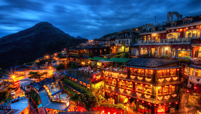 Du lịch Đài Loan: Làng Văn Hóa Thập Phần Đài Loan rực rỡ với đèn lồng đỏ