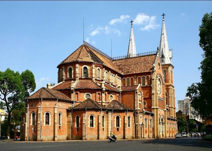 Du lịch miền Nam - Tham quan Nhà thờ Đức Bà